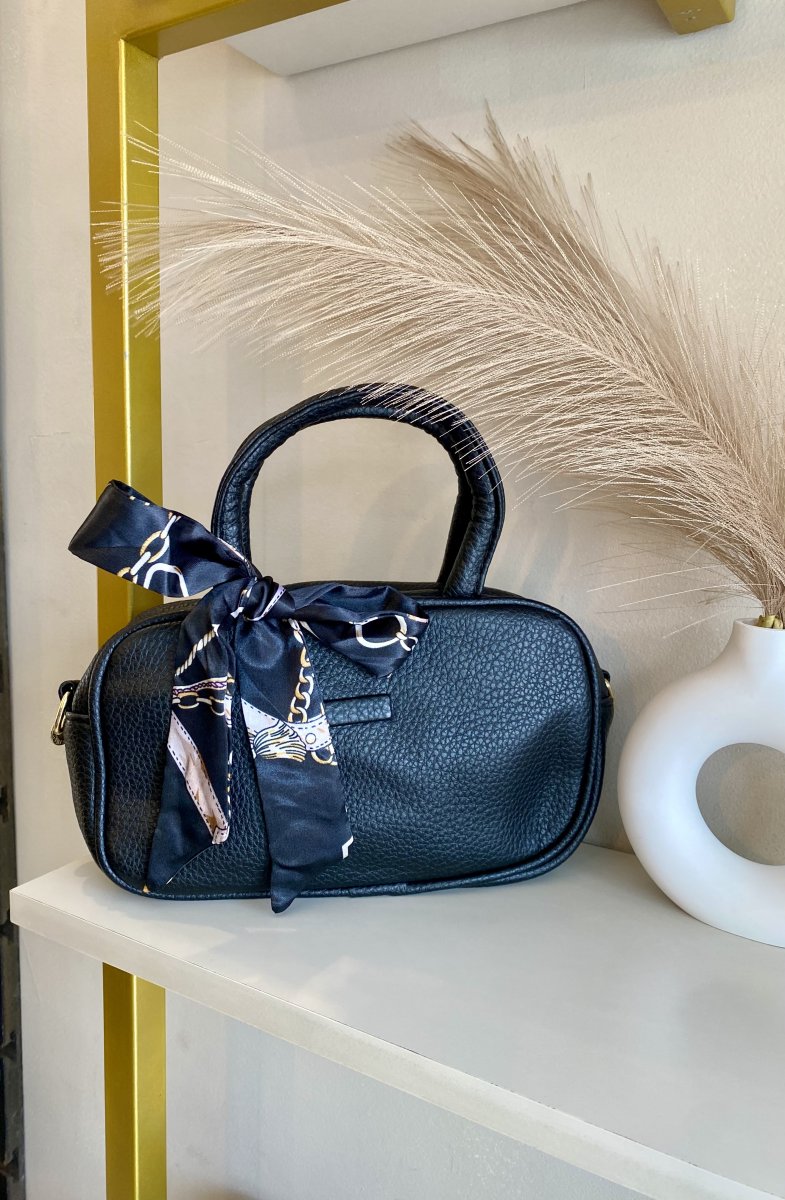 Bolsa de preta de laço