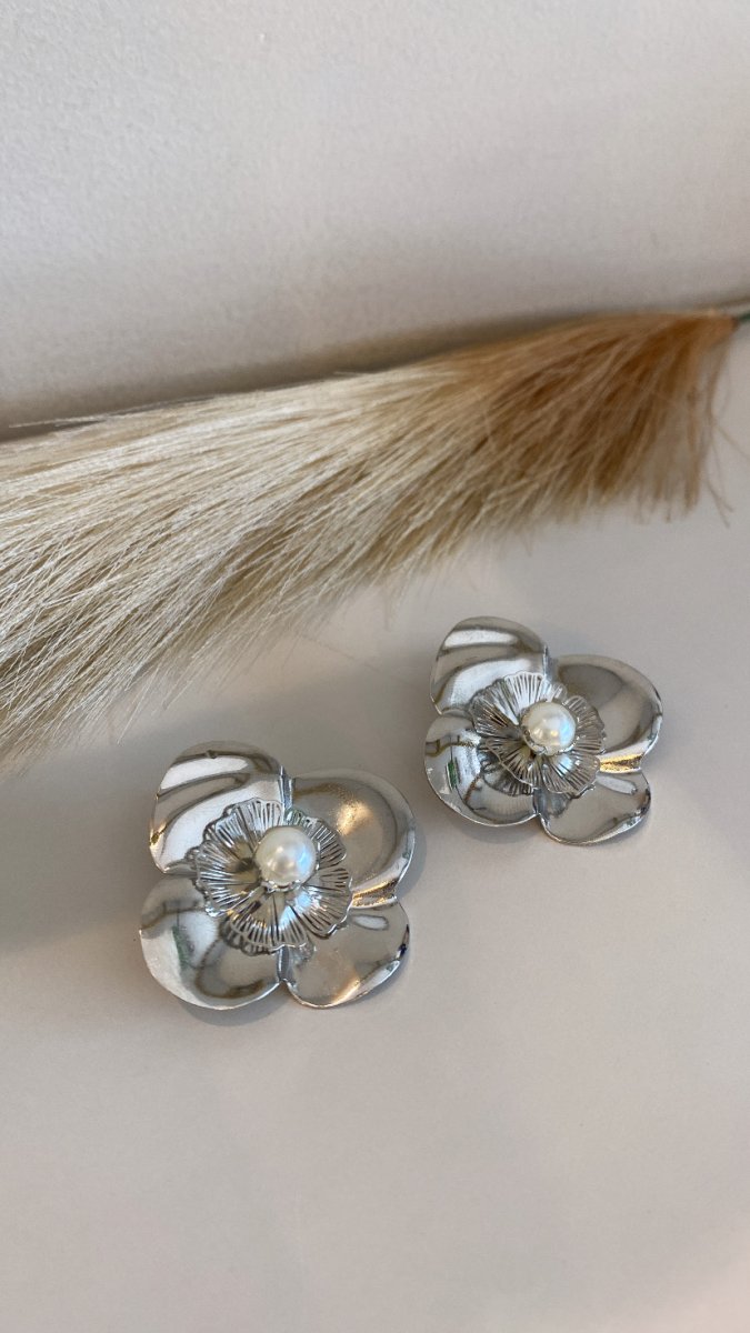 brinco flor prata