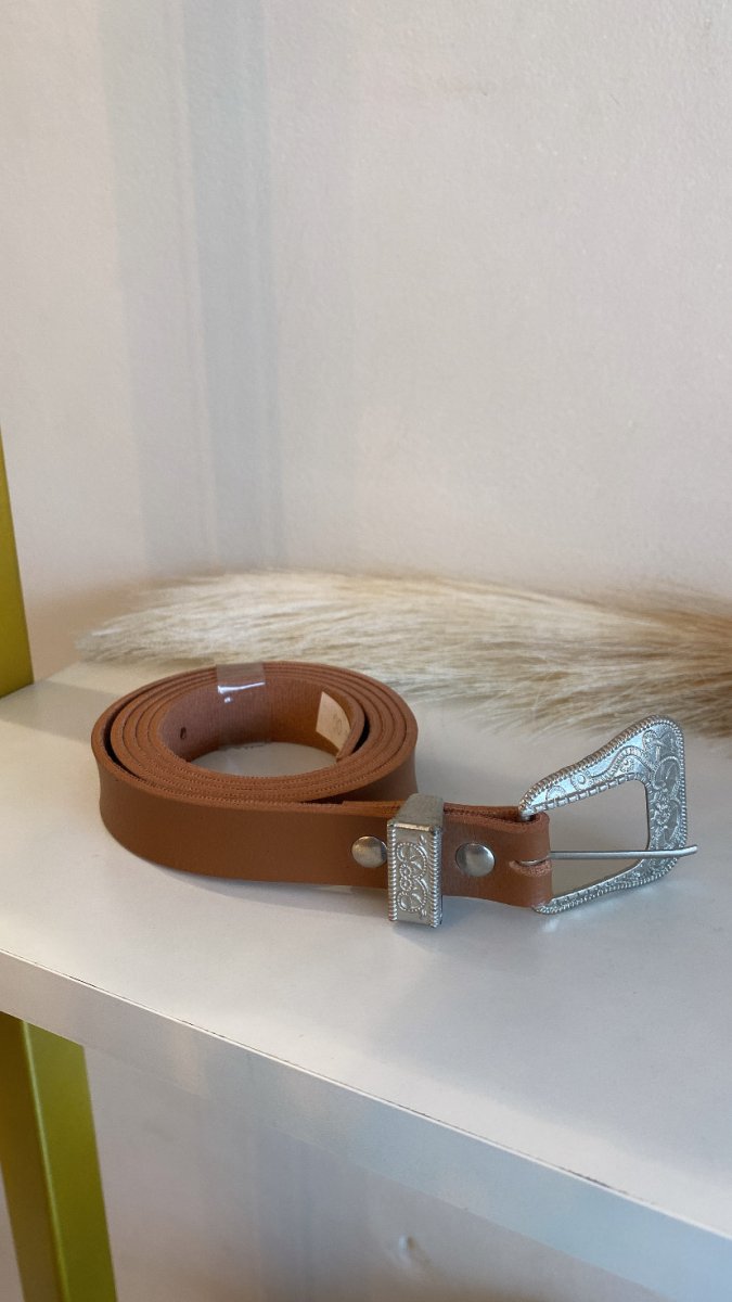 Cinto fino marrom